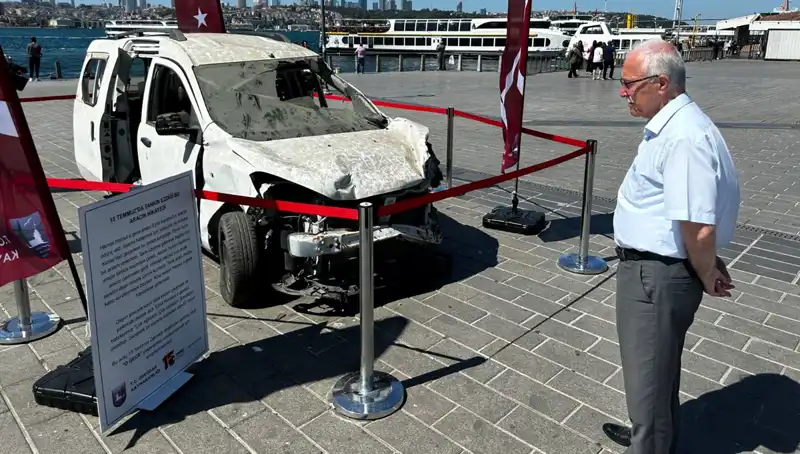 15 Temmuz Darbe Girişiminin İzleri: Tankların Ezdiği Otomobiller Sergileniyor