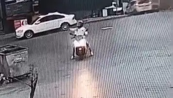 İstanbul'daki AVM'de Gerilim Dolu Anlar: Silahlı Saldırı!