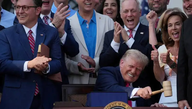 Trump'ın Dikkat Çeken "Büyük, Güzel Yasa Tasarısı" Neleri Kapsıyor?