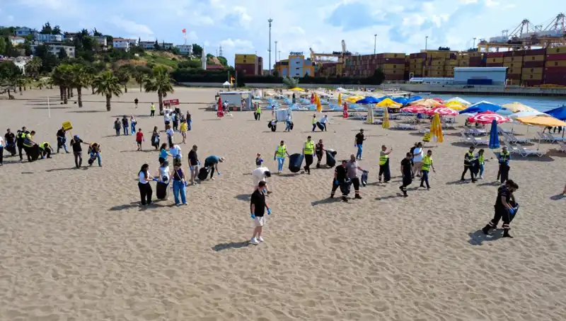 Plajlarda Büyük Temizlik Hareketi: Doğayı Koruma İçin Bir Araya Geldiler