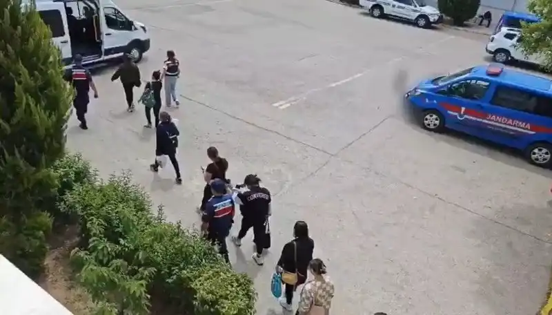 Tayland'da Kadınlara Fuhuş Taktikleri: Çalışma İzni ile Gelen Tehlike