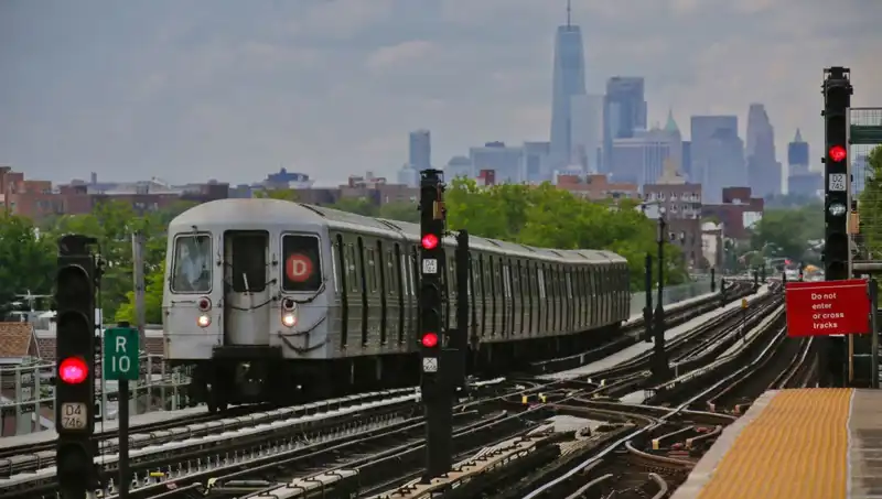 Metro Sörfü: Genç Hayatın Elinden Alındığı Tehlikeli Macera