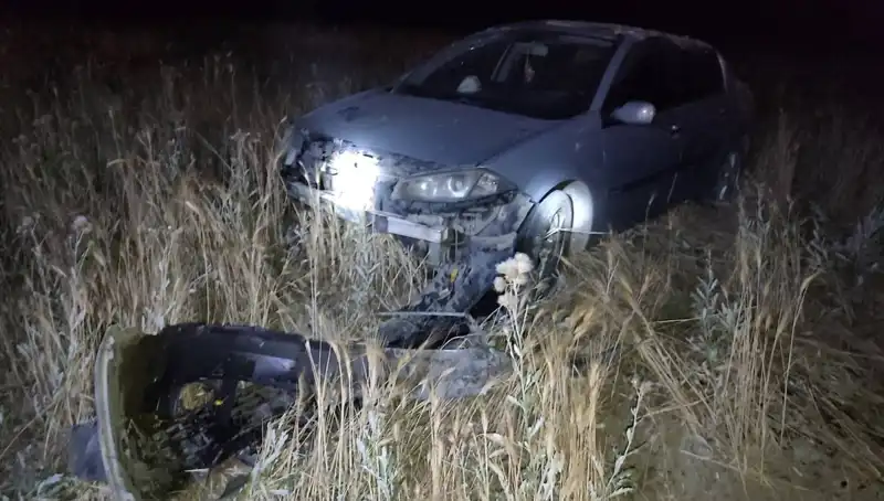 Burdur'da Otomobil Tarlaya Uçtu: Kazada İki Kişi Yaralandı