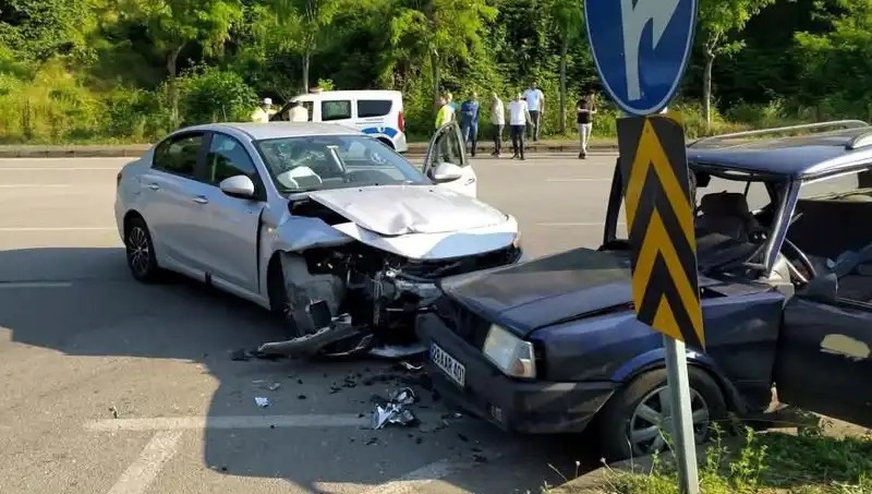 Görele’de Şok Eden Kaza: Sürücü Araç Camından Fırladı