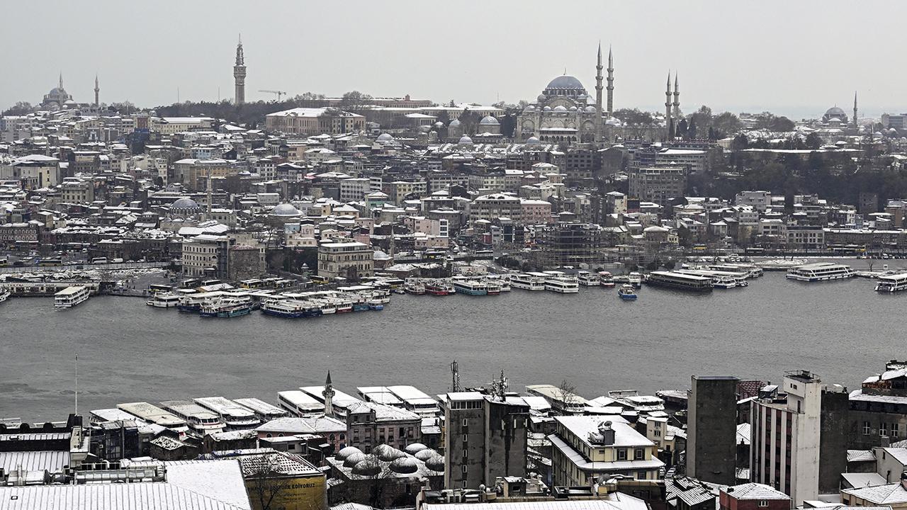 İstanbul Beyaz Bir Örtüyle Kaplandı