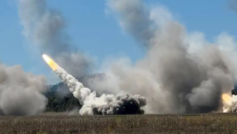 Avustralya'da Tarihi An: İlk HIMARS Atışı Gerçekleştirildi