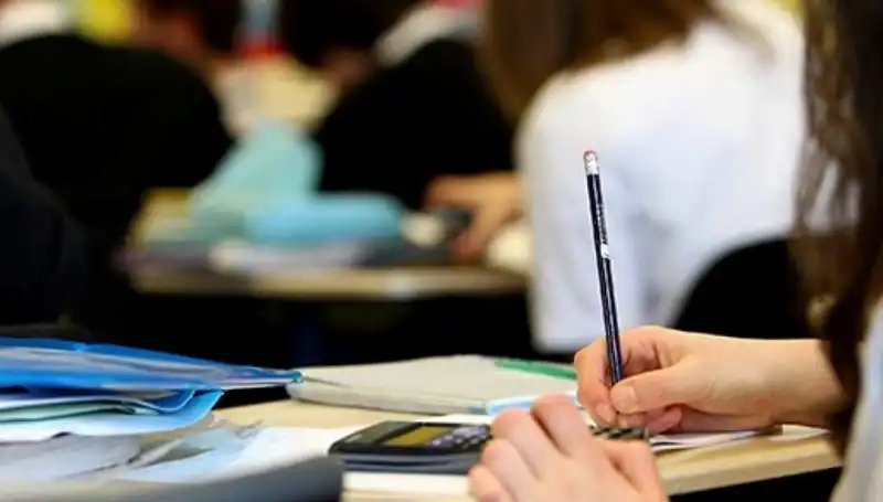Üniversite Kontenjanlarında Düşüş: Gelecekteki Eğitim Fırsatları Nasıl Etkileniyor?