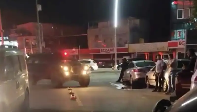 Kardeşini Bıçakla Yaralayan Genç, Annesini Korurken Hayatını Kaybetti