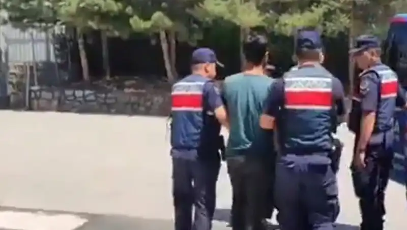Türkiye'de 14 İlde DAEŞ Operasyonu Gerçekleştirildi: 26 Gözaltı