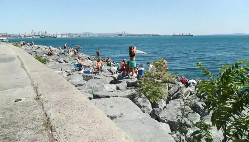 İstanbul'da Hava Isındı, Plajlar Kalabalıklaşmaya Başladı!